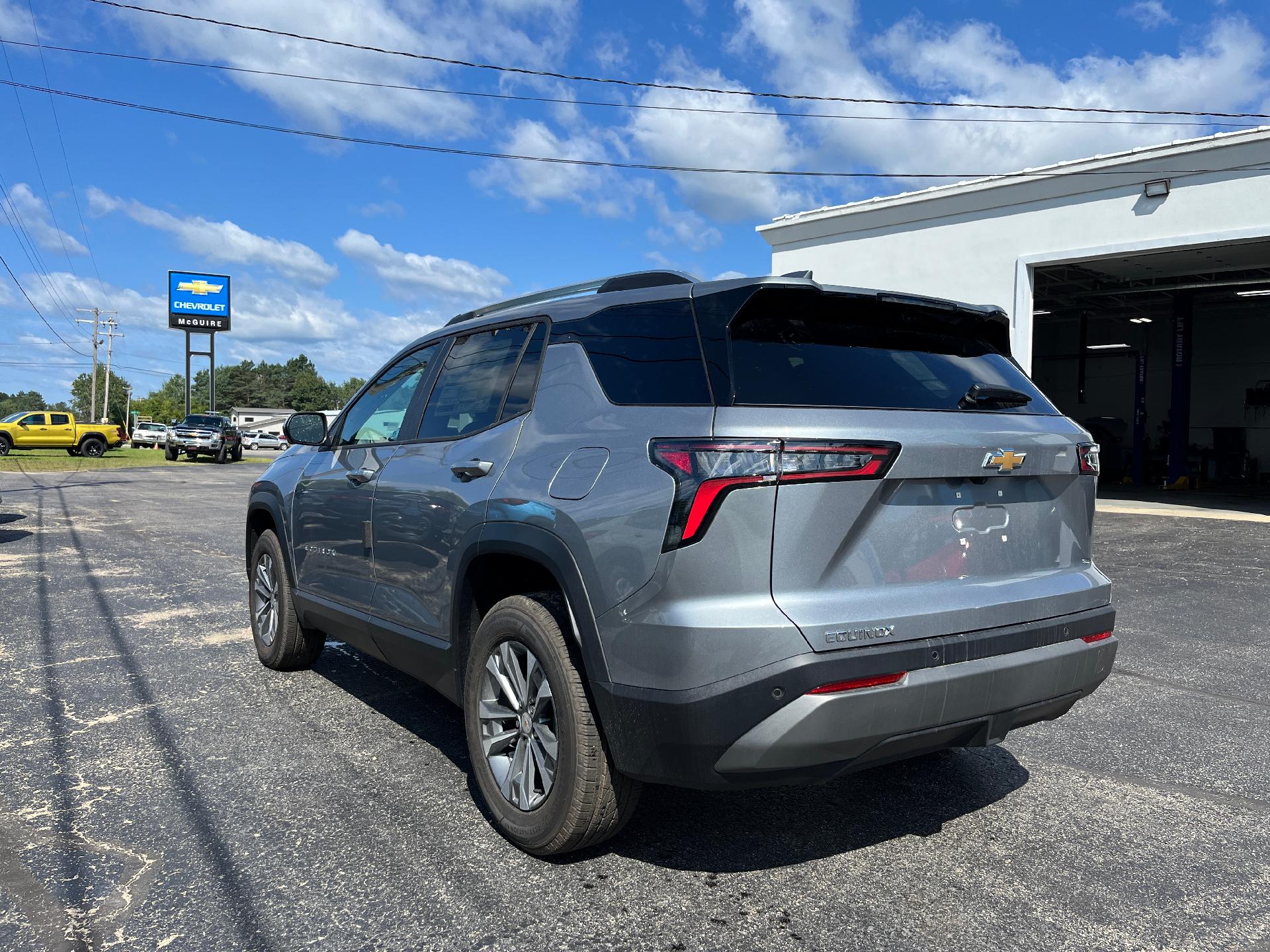 2025 Chevrolet Equinox Vehicle Photo in CLARE, MI 48617-9414