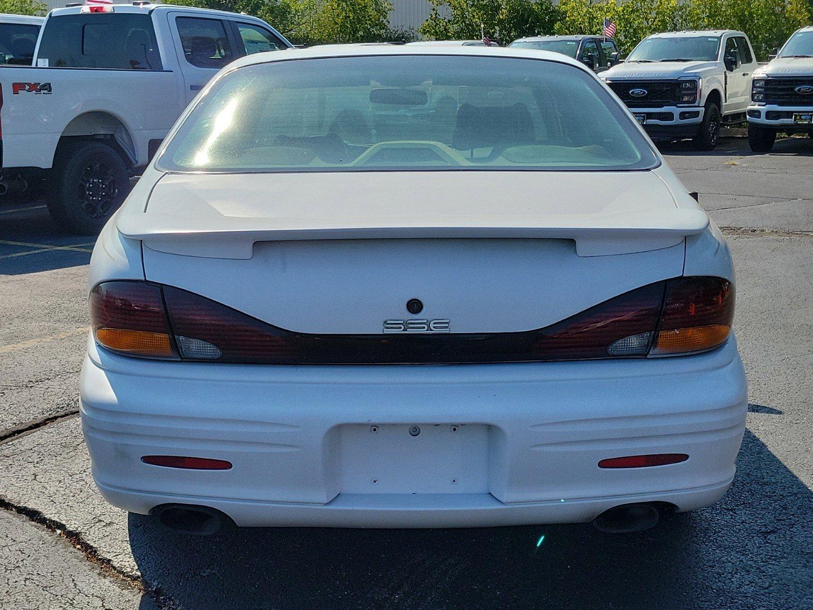 1996 Pontiac Bonneville Vehicle Photo in Saint Charles, IL 60174