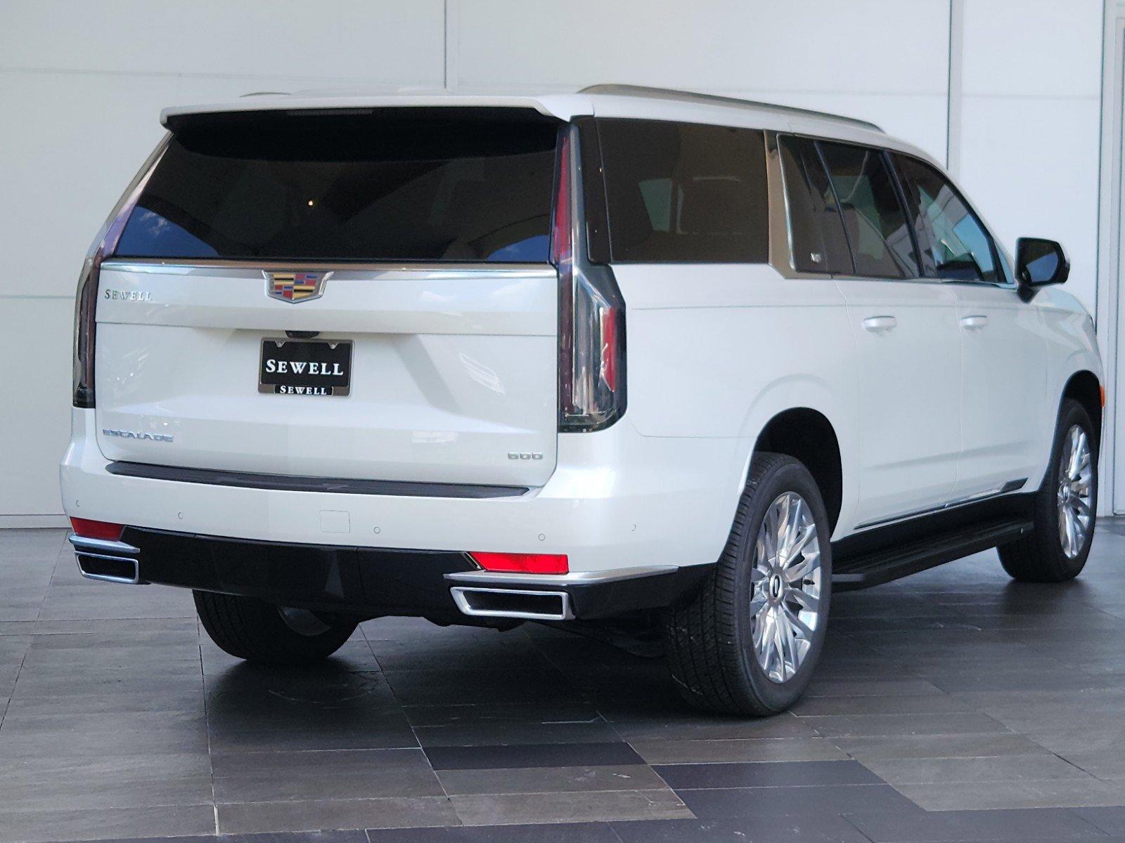 2024 Cadillac Escalade ESV Vehicle Photo in HOUSTON, TX 77079-1502