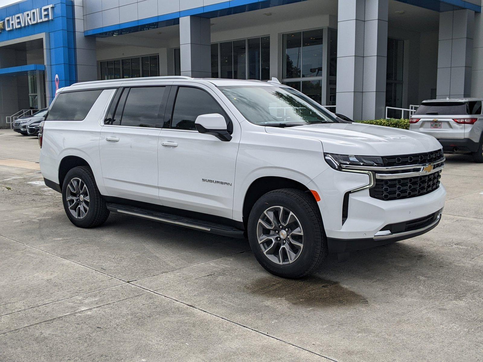 2024 Chevrolet Suburban Vehicle Photo in PEMBROKE PINES, FL 33024-6534