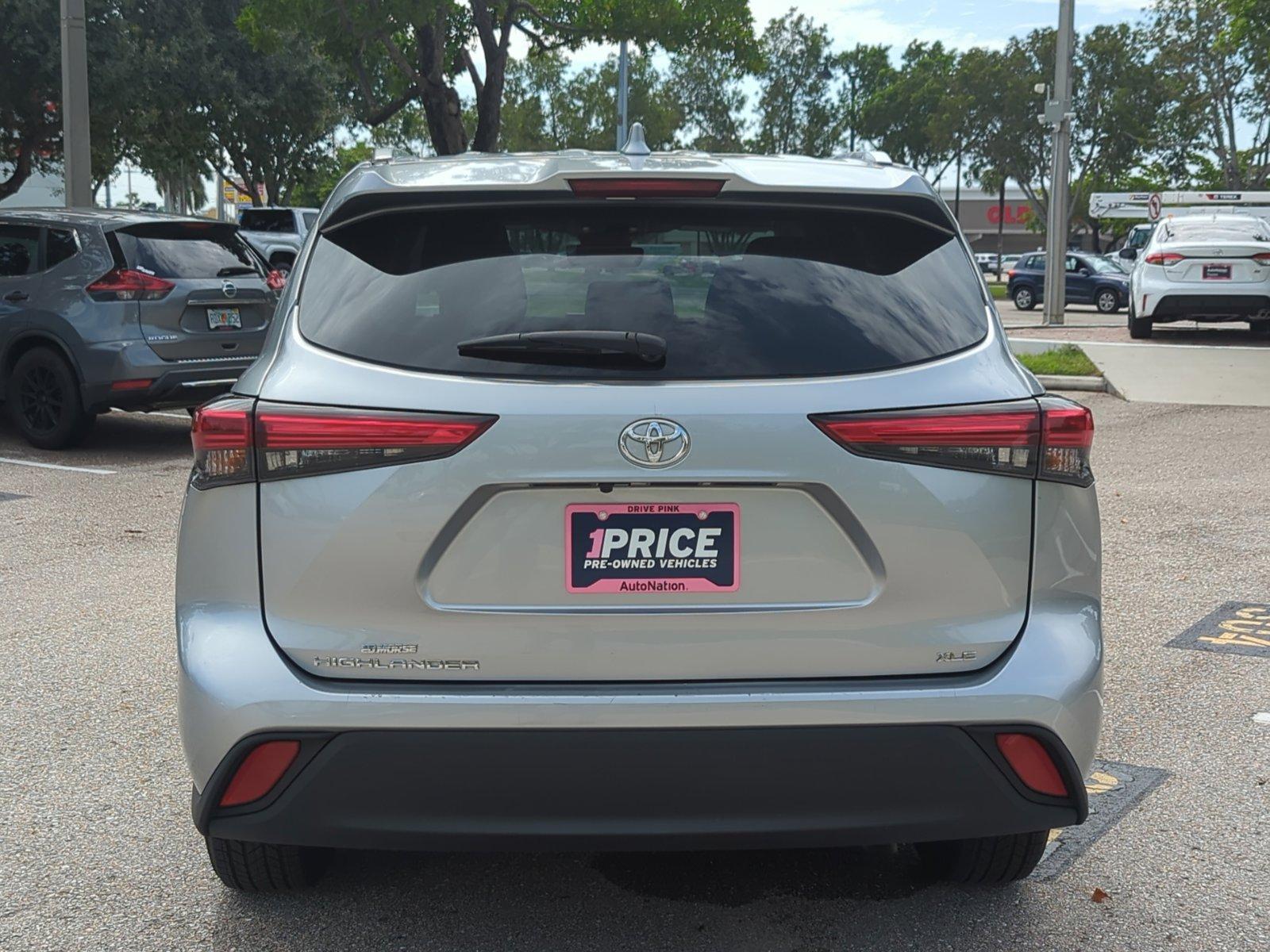 2022 Toyota Highlander Vehicle Photo in Ft. Myers, FL 33907