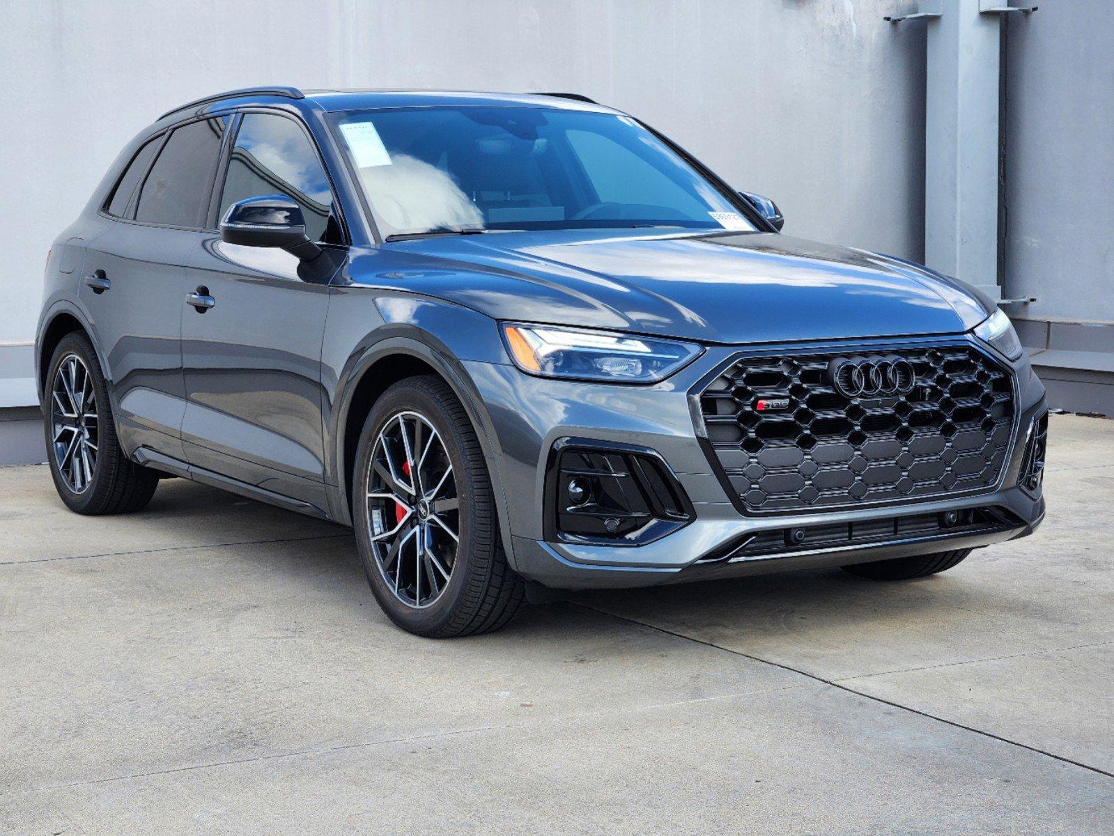 2025 Audi SQ5 Vehicle Photo in SUGAR LAND, TX 77478