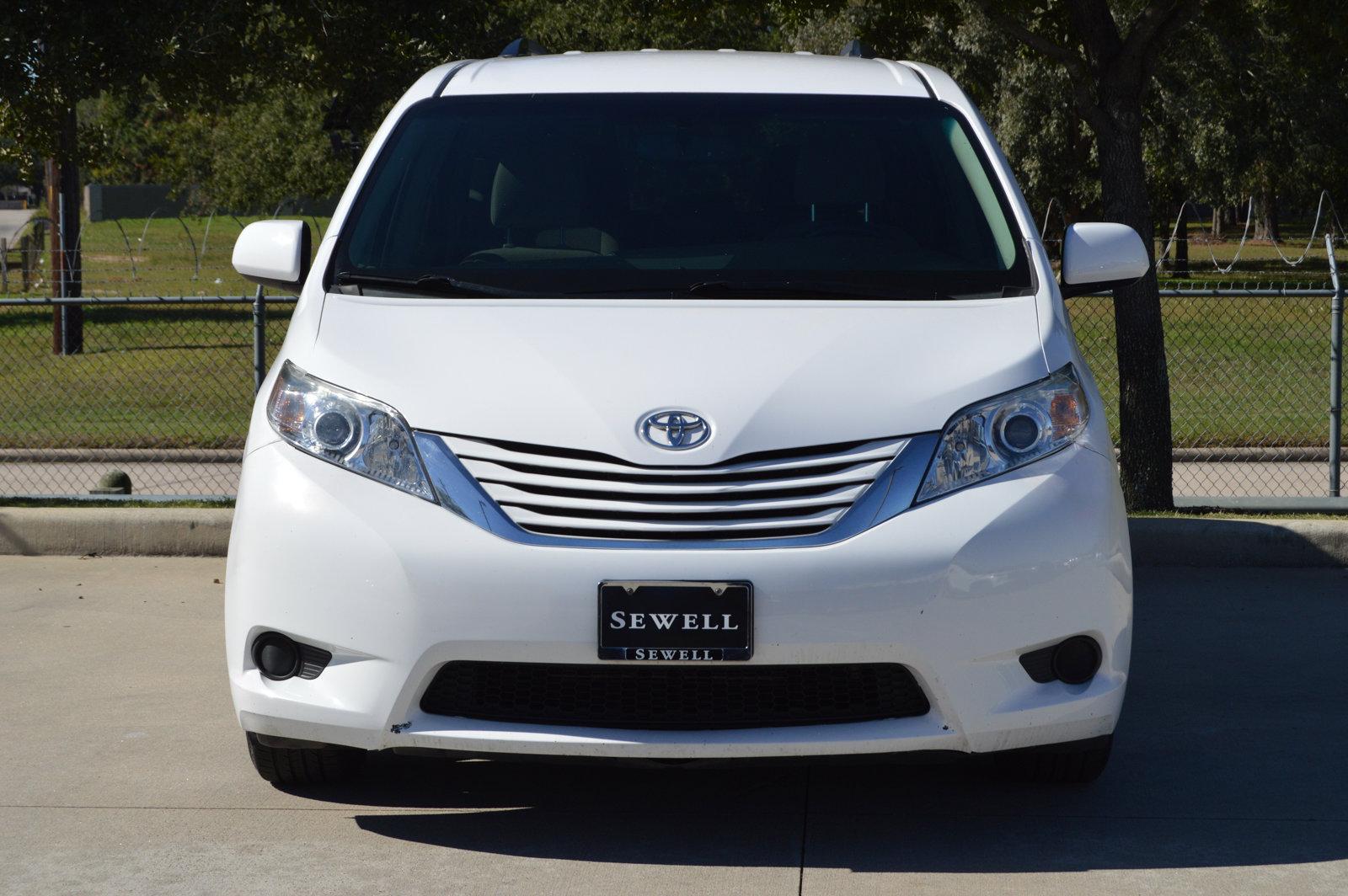 2015 Toyota Sienna Vehicle Photo in Houston, TX 77090