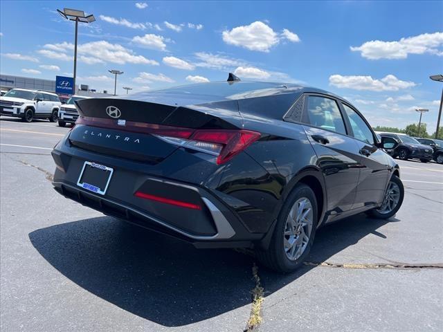 2024 Hyundai ELANTRA Vehicle Photo in O'Fallon, IL 62269