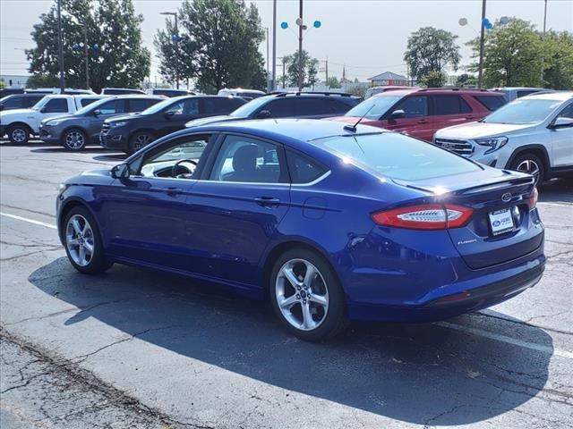 2013 Ford Fusion Vehicle Photo in Saint Charles, IL 60174