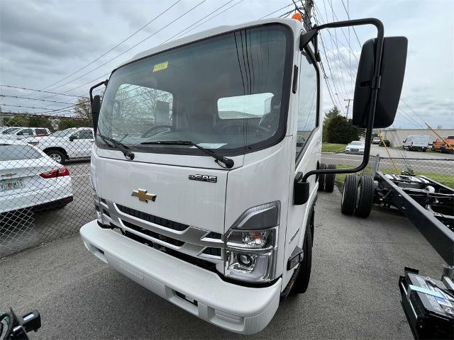 2024 Chevrolet Low Cab Forward 4500 Vehicle Photo in ALCOA, TN 37701-3235