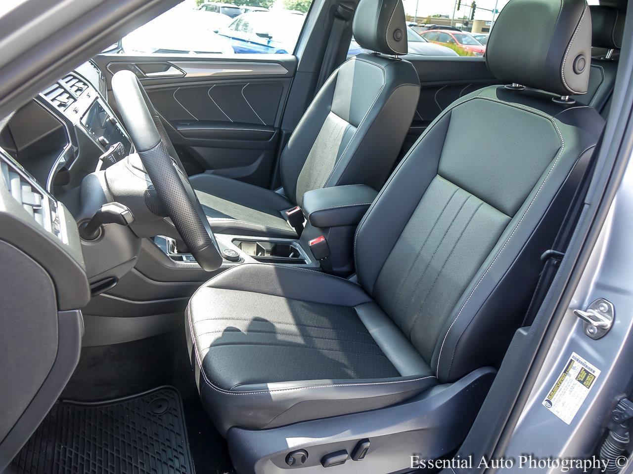 2024 Volkswagen Tiguan Vehicle Photo in Plainfield, IL 60586