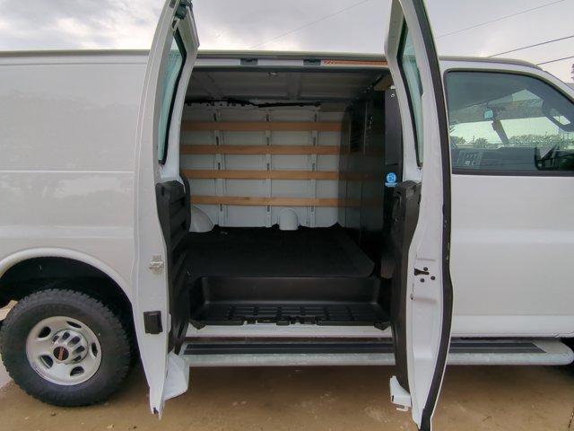 2022 GMC Savana Cargo Van Vehicle Photo in SELMA, TX 78154-1460