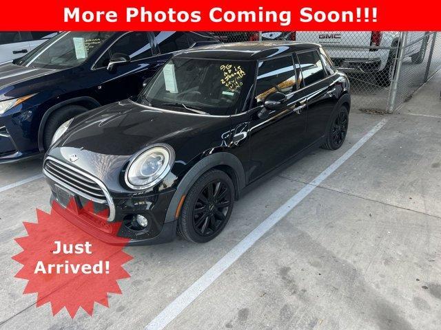 2016 MINI Cooper Hardtop 4 Door Vehicle Photo in SELMA, TX 78154-1459