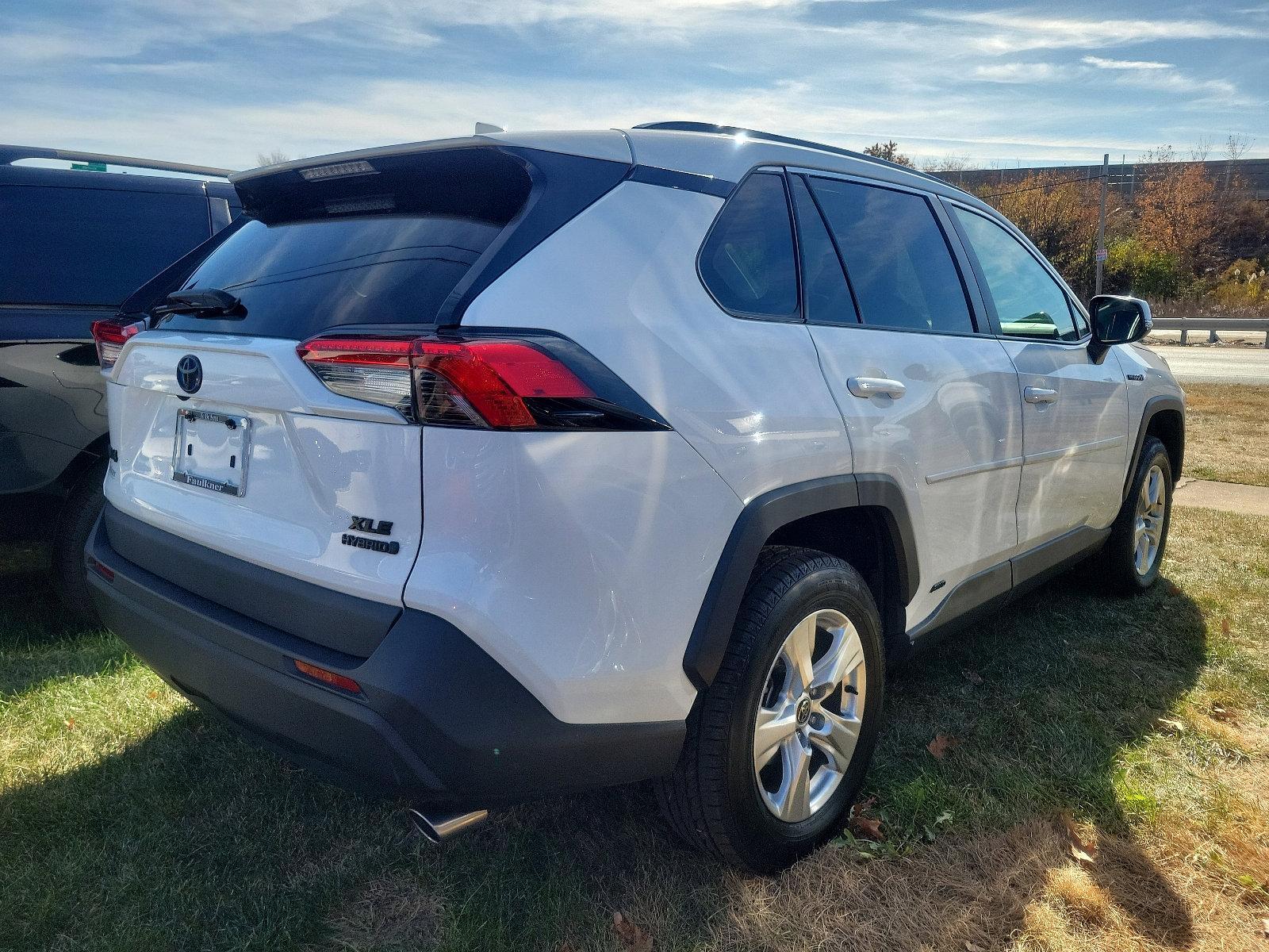 2021 Toyota RAV4 Vehicle Photo in Trevose, PA 19053