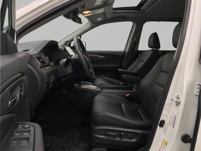 2022 Honda Pilot Vehicle Photo in Appleton, WI 54913