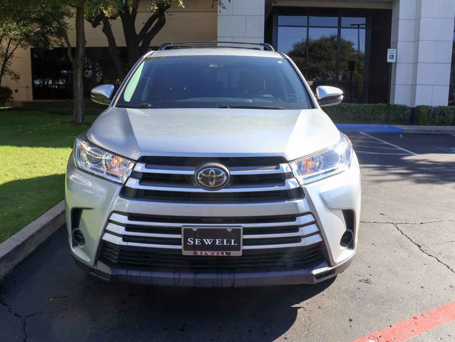 2017 Toyota Highlander Vehicle Photo in DALLAS, TX 75209-3095