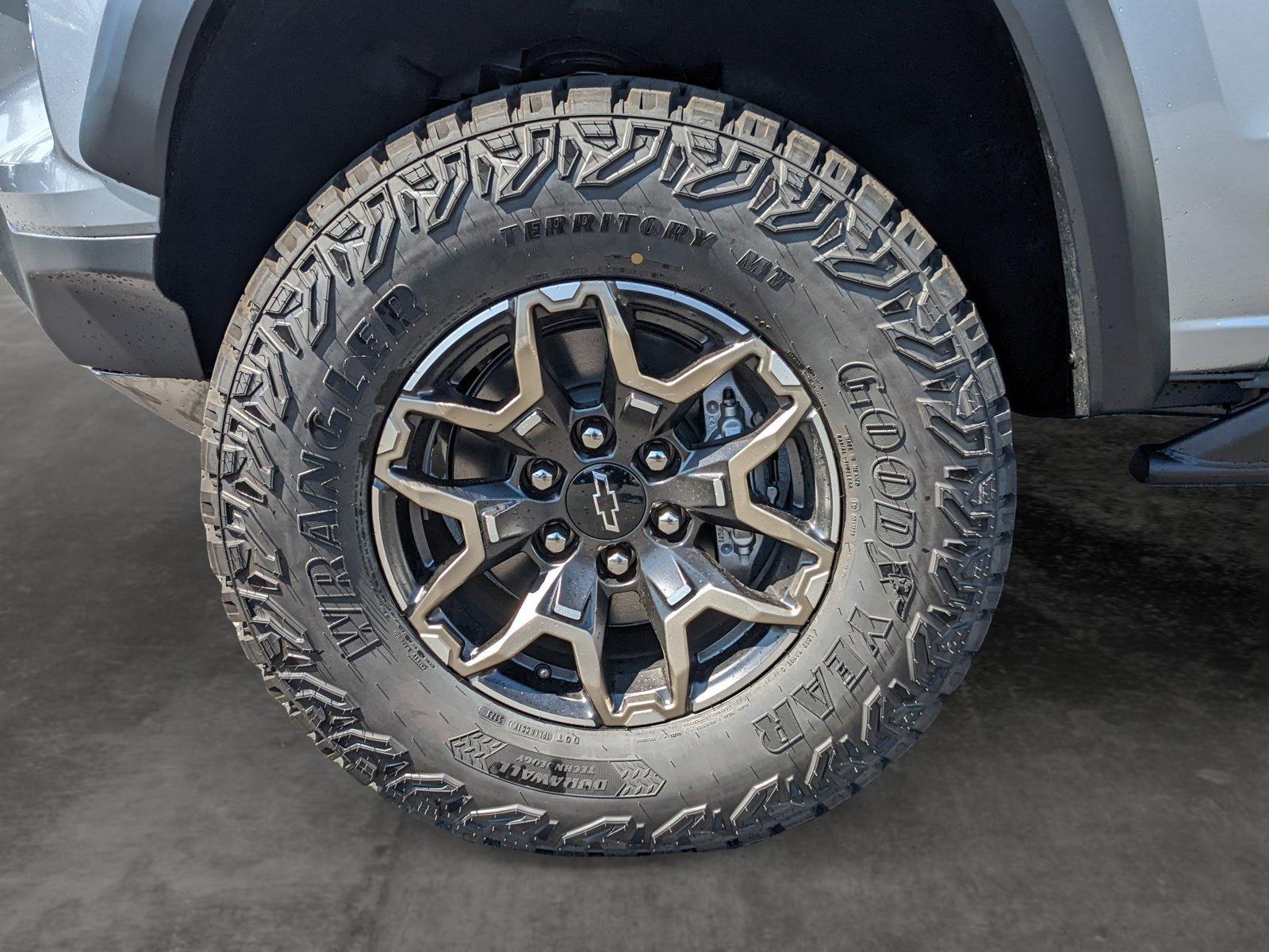 2024 Chevrolet Colorado Vehicle Photo in VALENCIA, CA 91355-1705