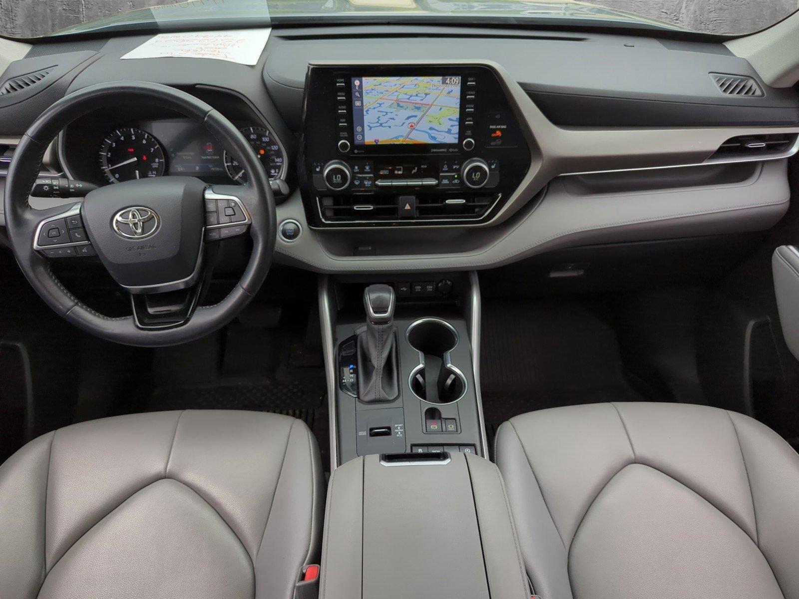 2020 Toyota Highlander Vehicle Photo in Pembroke Pines, FL 33027