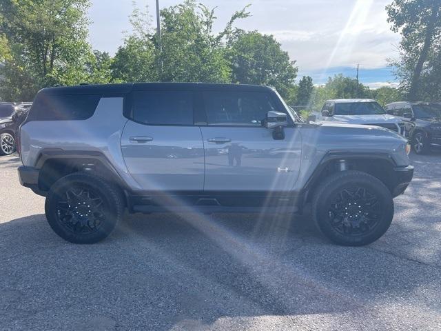 2024 GMC HUMMER EV SUV Vehicle Photo in GRAND BLANC, MI 48439-8139