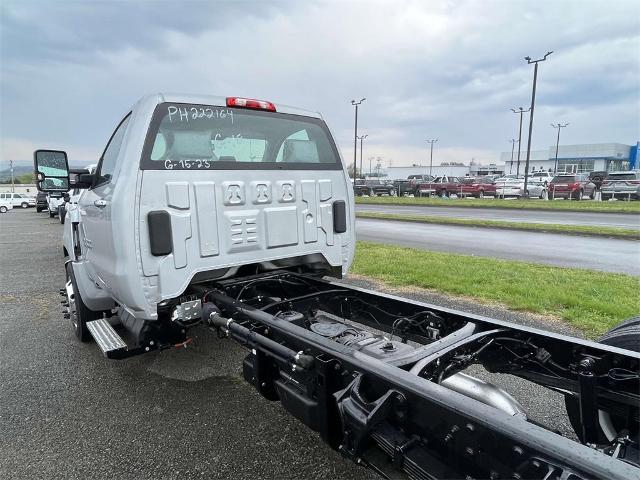 2023 Chevrolet Silverado 5500 HD Vehicle Photo in ALCOA, TN 37701-3235