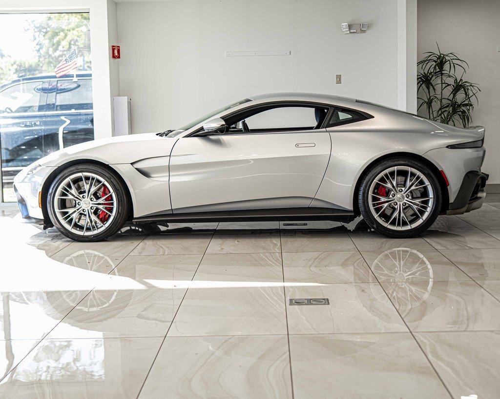 2021 Aston Martin Vantage Vehicle Photo in Saint Charles, IL 60174