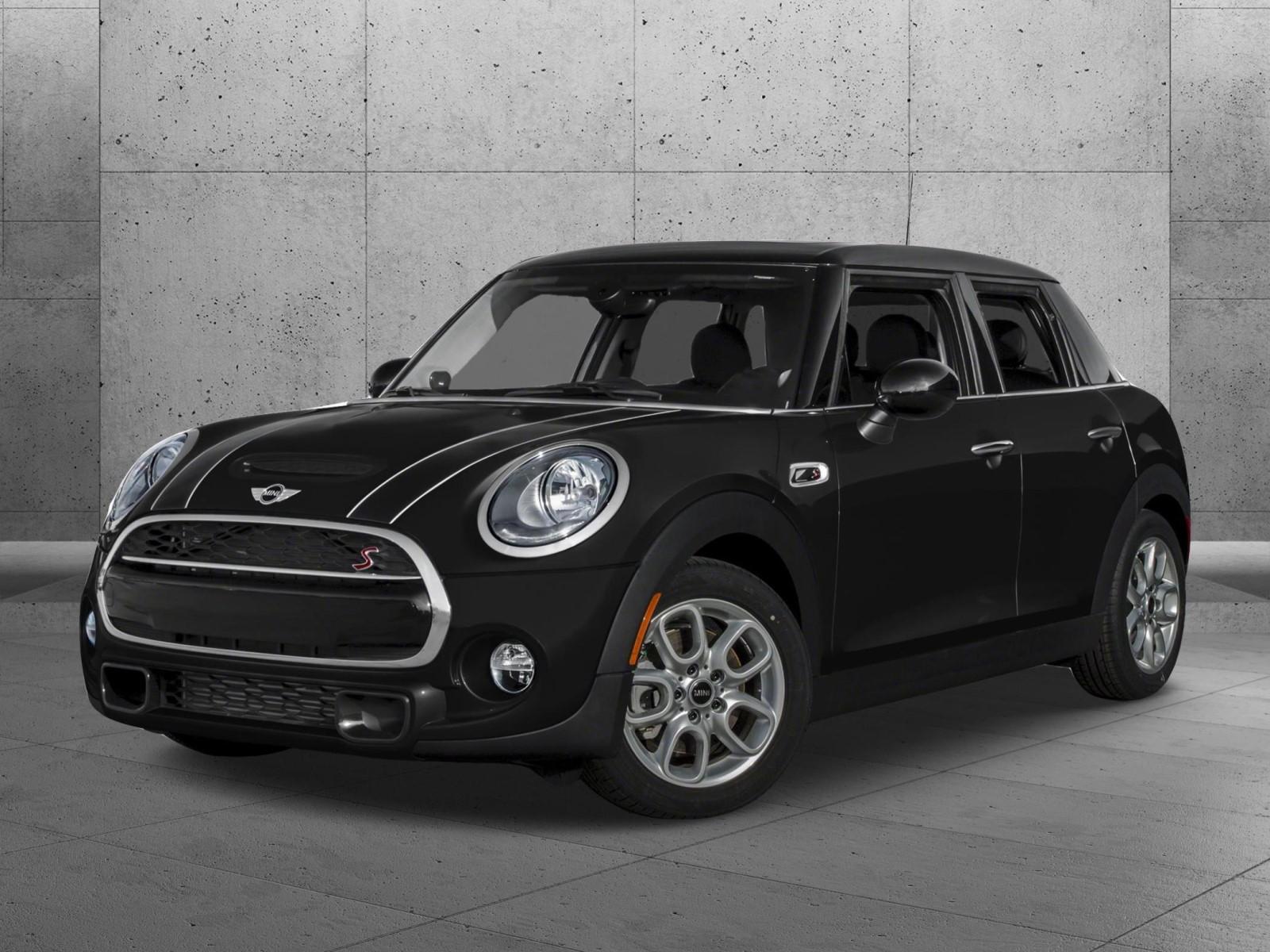 2015 MINI Cooper S Hardtop 4 Door Vehicle Photo in Towson, MD 21204