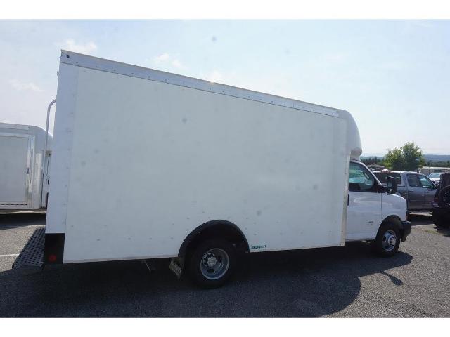 2023 Chevrolet Express Cutaway 4500 Vehicle Photo in ALCOA, TN 37701-3235