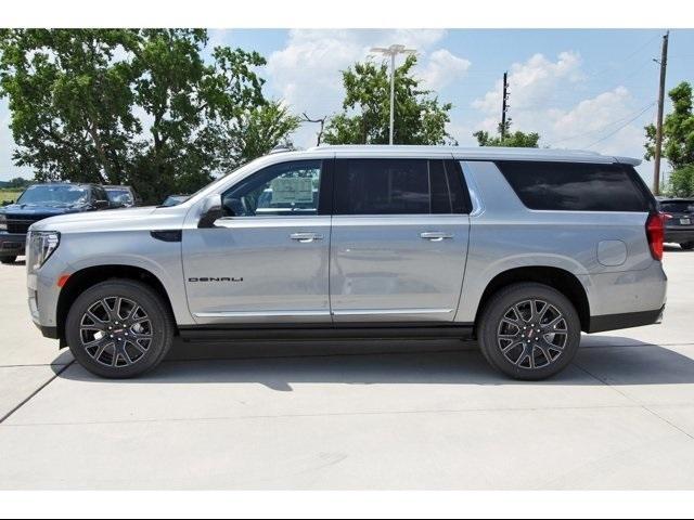 2024 GMC Yukon XL Vehicle Photo in ROSENBERG, TX 77471-5675