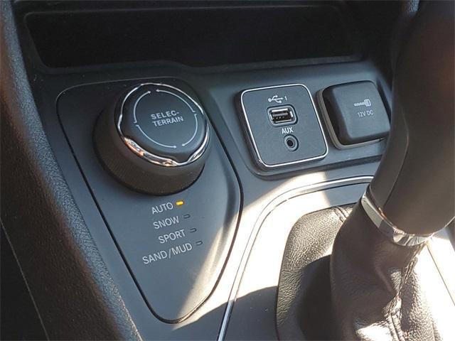 2019 Jeep Cherokee Vehicle Photo in GRAND BLANC, MI 48439-8139