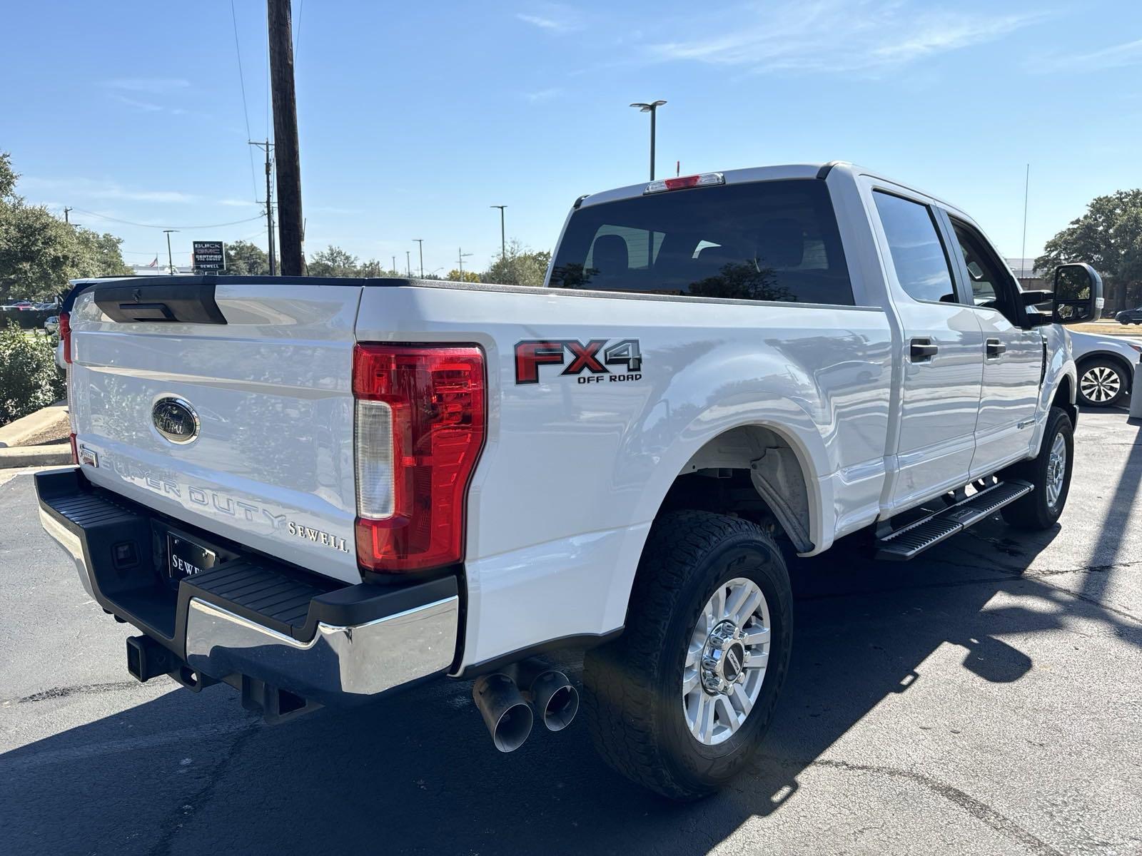 2017 Ford Super Duty F-250 SRW Vehicle Photo in DALLAS, TX 75209-3016