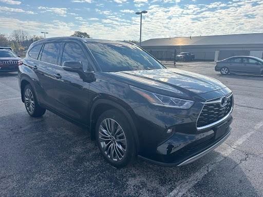 2020 Toyota Highlander Vehicle Photo in APPLETON, WI 54914-8833