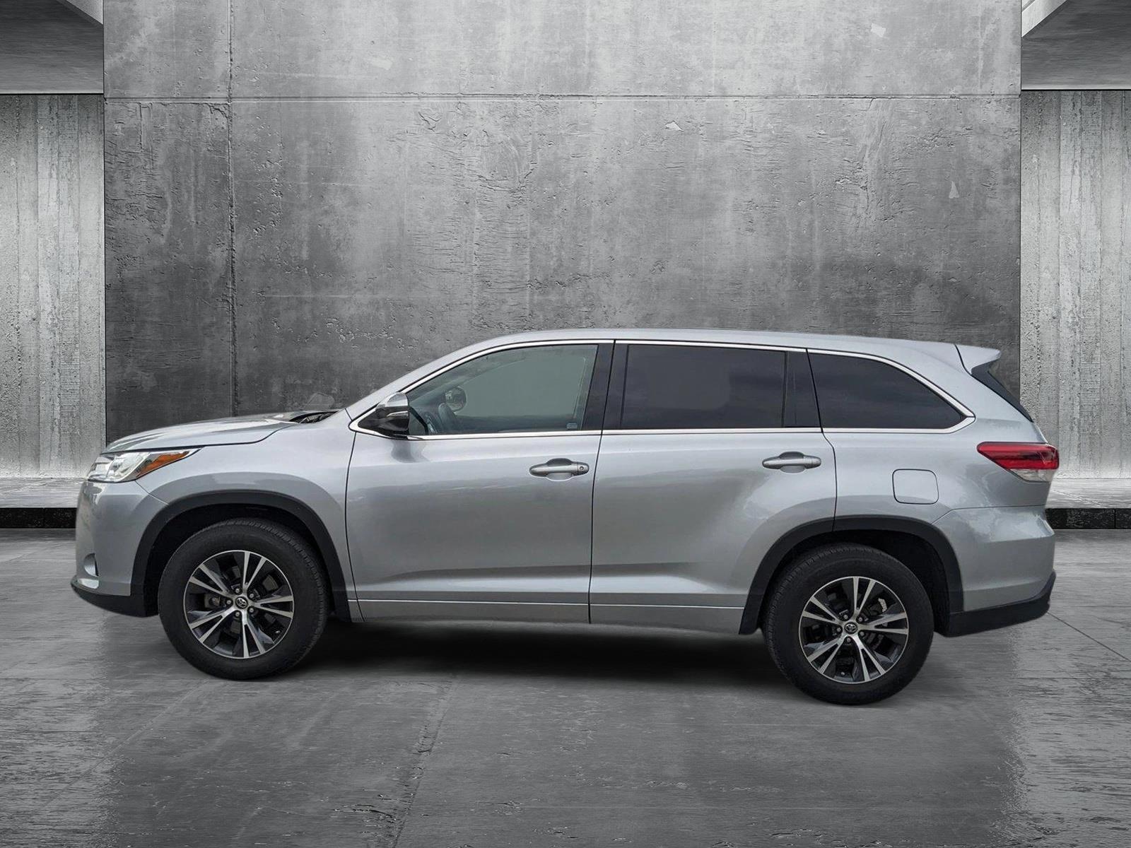 2018 Toyota Highlander Vehicle Photo in GREENACRES, FL 33463-3207