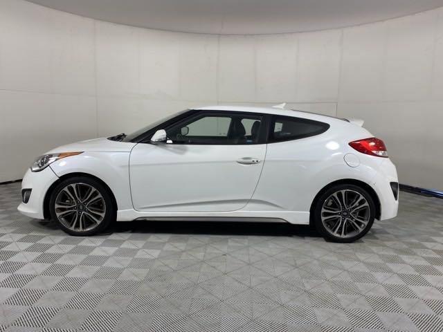 2016 Hyundai Veloster Vehicle Photo in MEDINA, OH 44256-9001