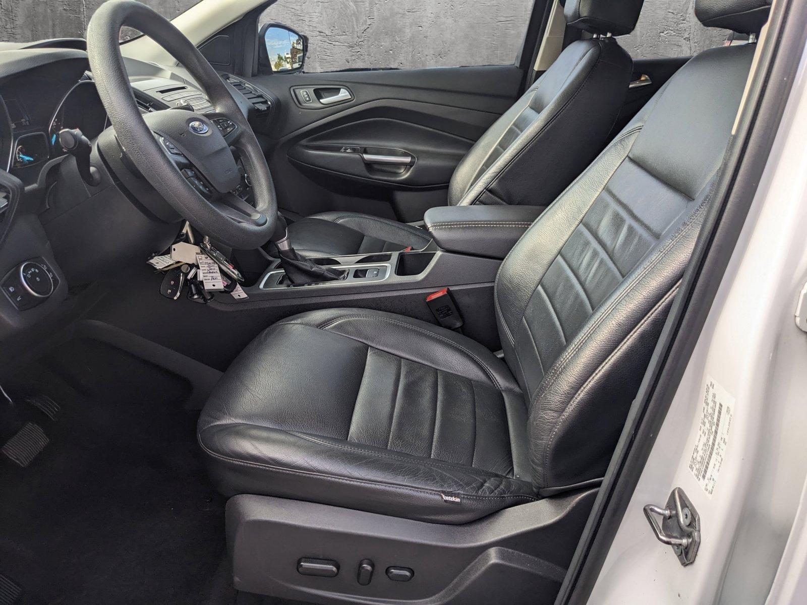 2017 Ford Escape Vehicle Photo in MIAMI, FL 33172-3015