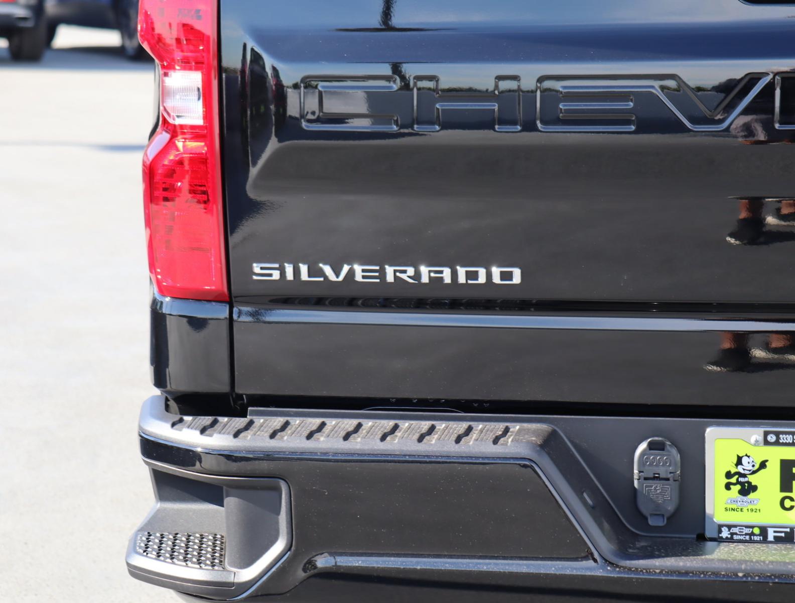 2025 Chevrolet Silverado 1500 Vehicle Photo in LOS ANGELES, CA 90007-3794