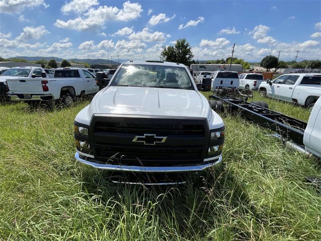 2023 Chevrolet Silverado Chassis Cab Vehicle Photo in ALCOA, TN 37701-3235