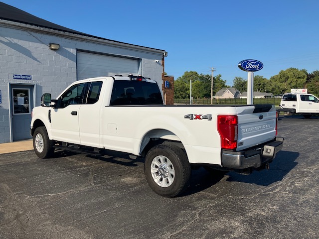 Used 2022 Ford F-250 Super Duty XLT with VIN 1FT7X2B65NEF43104 for sale in Pontiac, IL