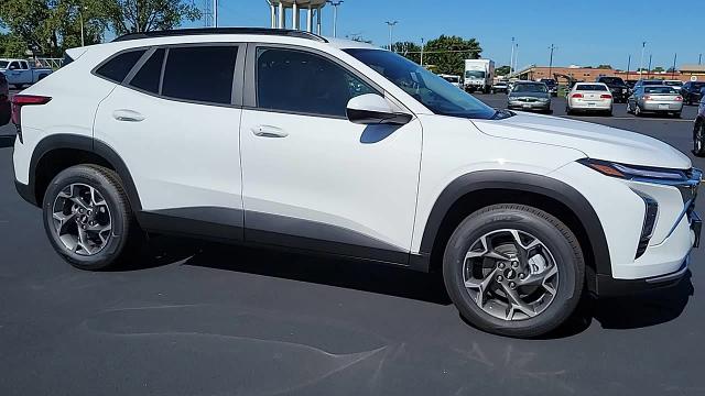 2025 Chevrolet Trax Vehicle Photo in JOLIET, IL 60435-8135