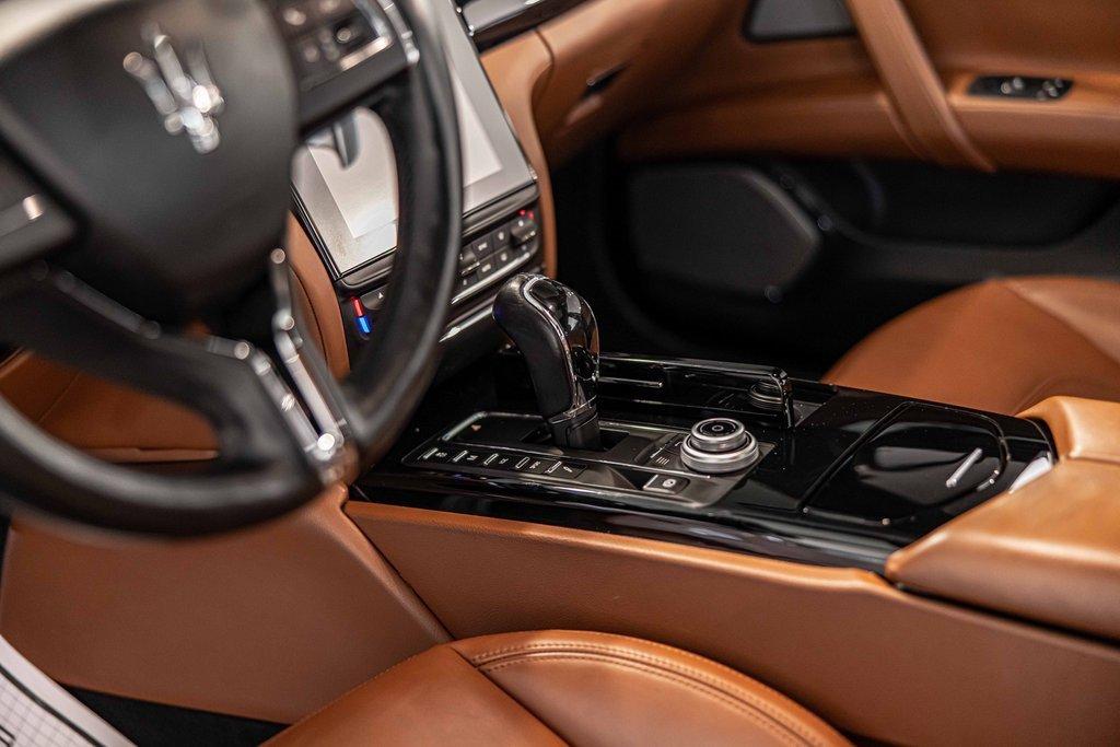 2018 Maserati Quattroporte Vehicle Photo in Saint Charles, IL 60174