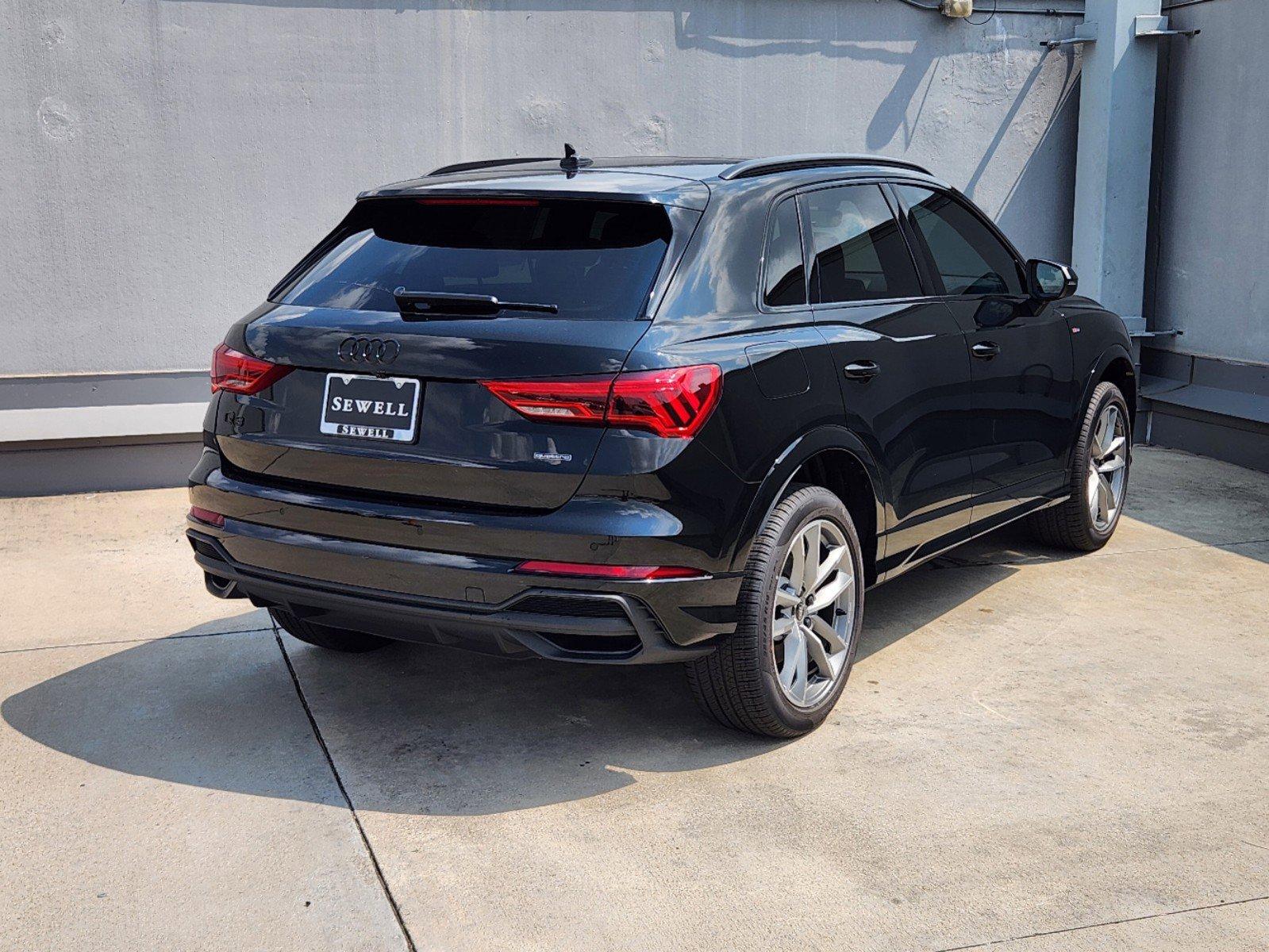 2024 Audi Q3 Vehicle Photo in SUGAR LAND, TX 77478