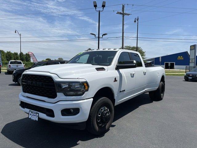 Used 2022 RAM Ram 3500 Pickup Big Horn with VIN 3C63RRHL5NG152789 for sale in Princeton, IL