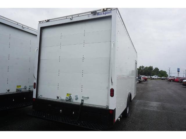 2023 Chevrolet Express Cutaway 4500 Vehicle Photo in ALCOA, TN 37701-3235