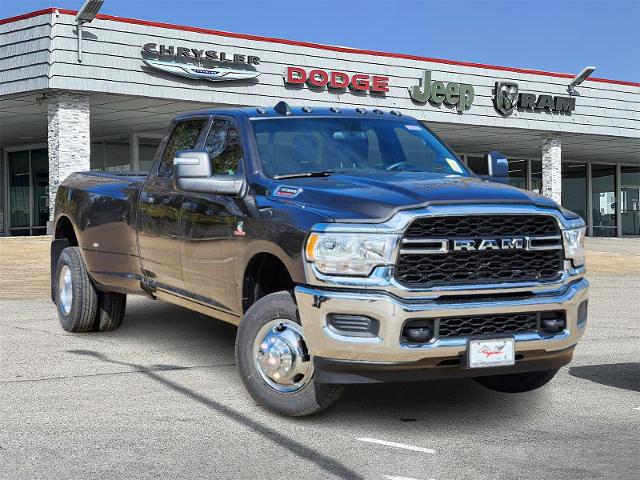 2024 Ram 3500 Vehicle Photo in Ennis, TX 75119-5114