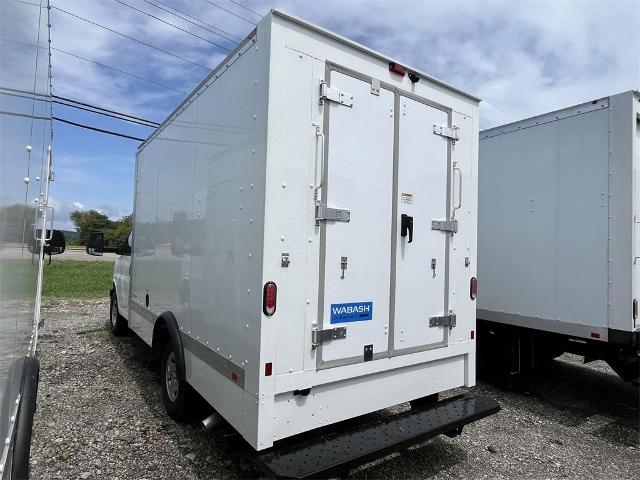 2024 Chevrolet Express Cutaway 3500 Vehicle Photo in ALCOA, TN 37701-3235