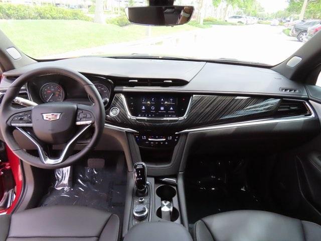 2024 Cadillac XT6 Vehicle Photo in DELRAY BEACH, FL 33483-3294