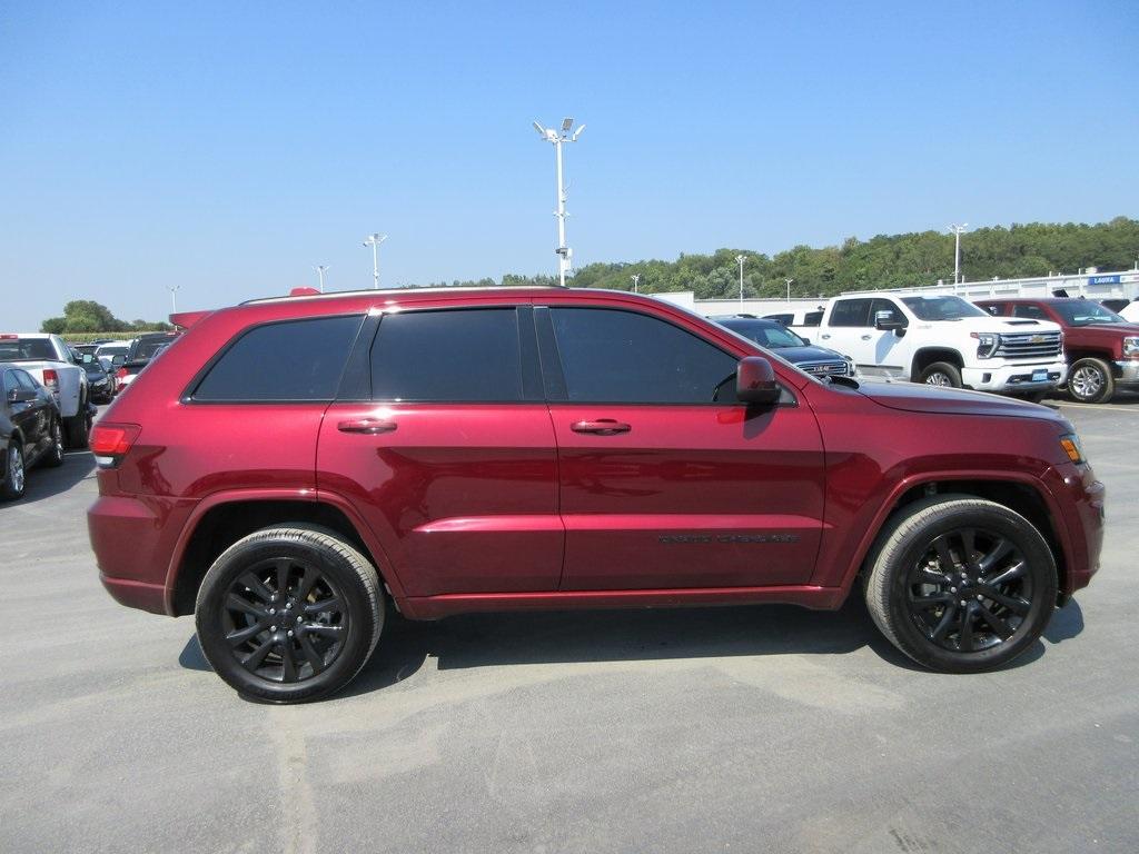 Used 2018 Jeep Grand Cherokee Altitude with VIN 1C4RJFAG3JC214337 for sale in Collinsville, IL