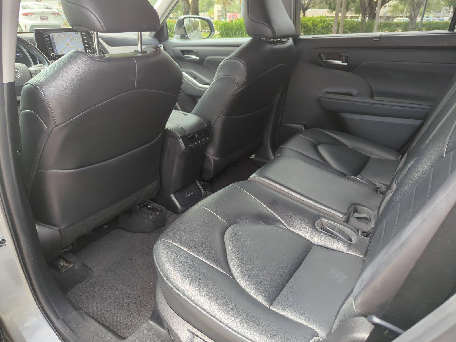 2022 Toyota Highlander Vehicle Photo in Ft. Myers, FL 33907