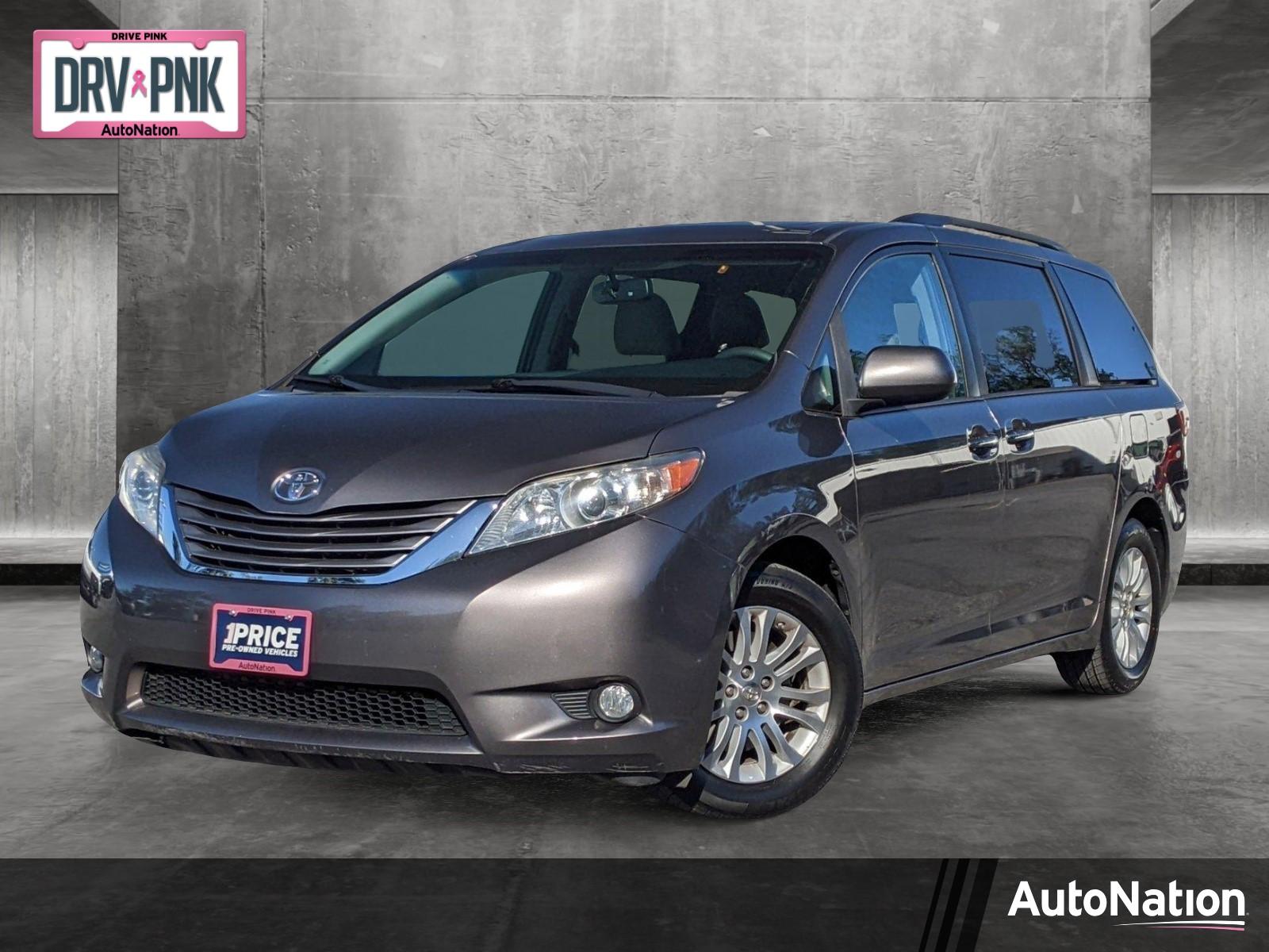 2016 Toyota Sienna Vehicle Photo in TIMONIUM, MD 21093-2300