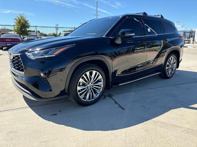 2021 Toyota Highlander Vehicle Photo in Grapevine, TX 76051