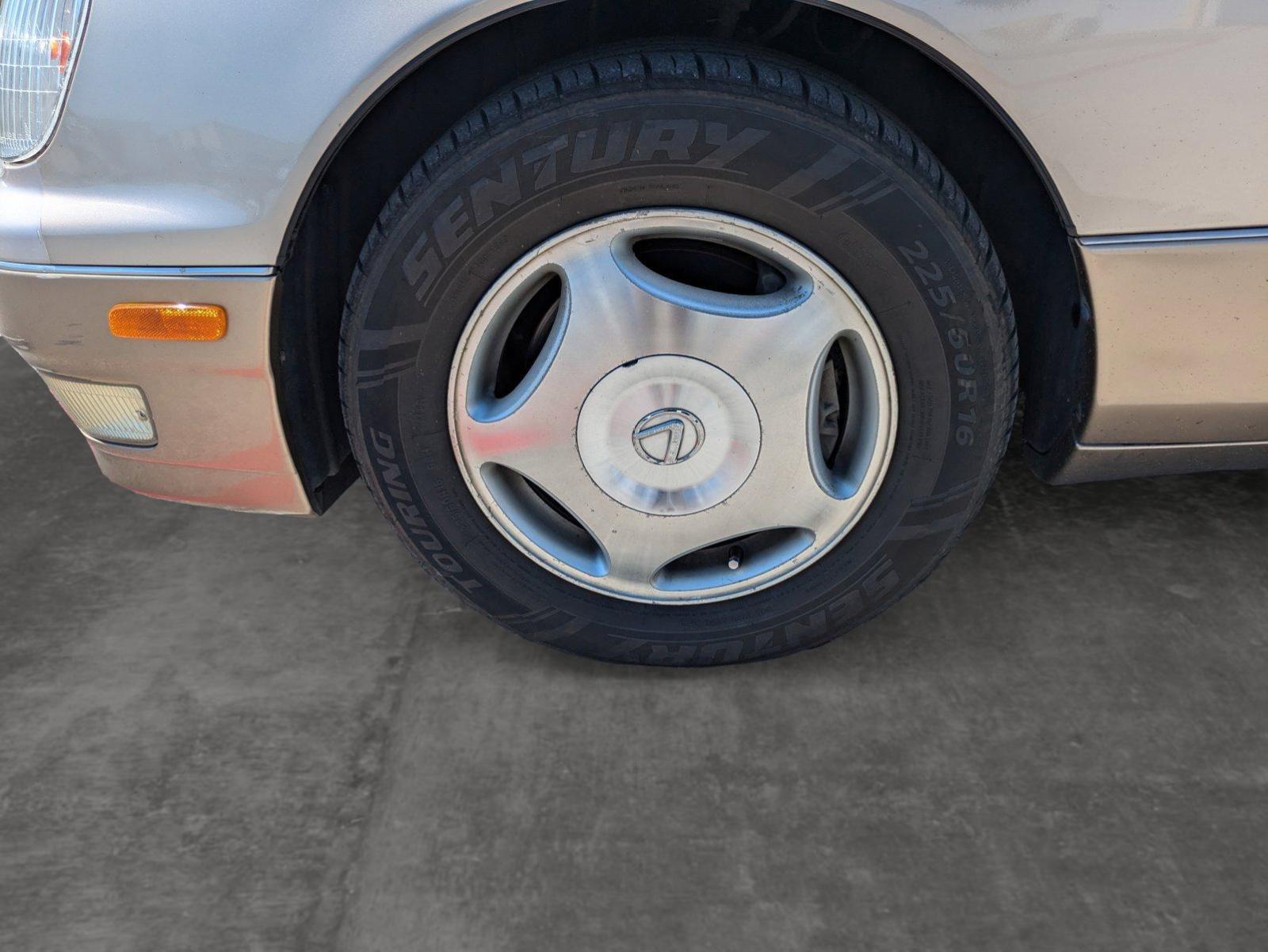 1998 Lexus LS 400 Luxury Sdn Vehicle Photo in Corpus Christi, TX 78415