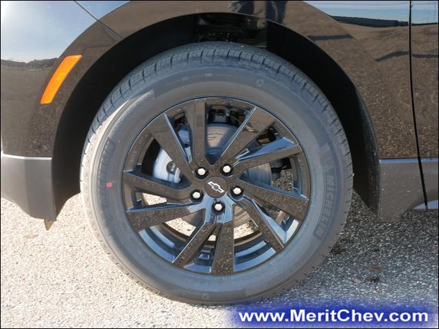 2024 Chevrolet Equinox Vehicle Photo in MAPLEWOOD, MN 55119-4794