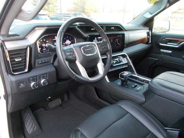 2023 GMC Sierra 1500 Vehicle Photo in LOWELL, MA 01852-4336