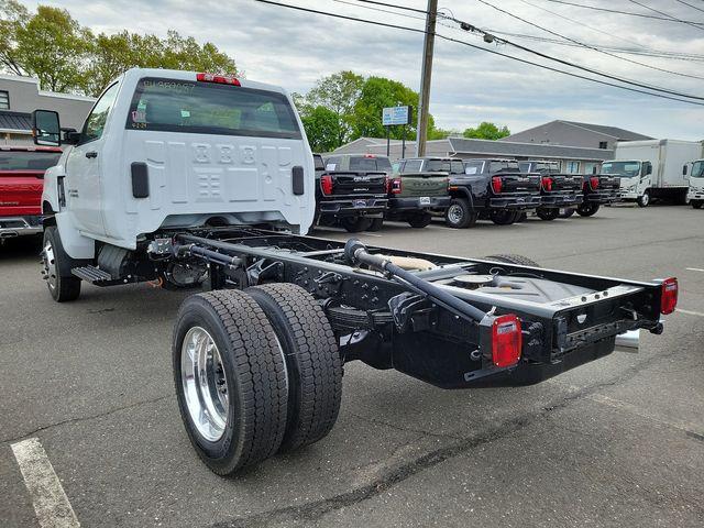 2024 Chevrolet Silverado 5500 HD Vehicle Photo in DANBURY, CT 06810-5034