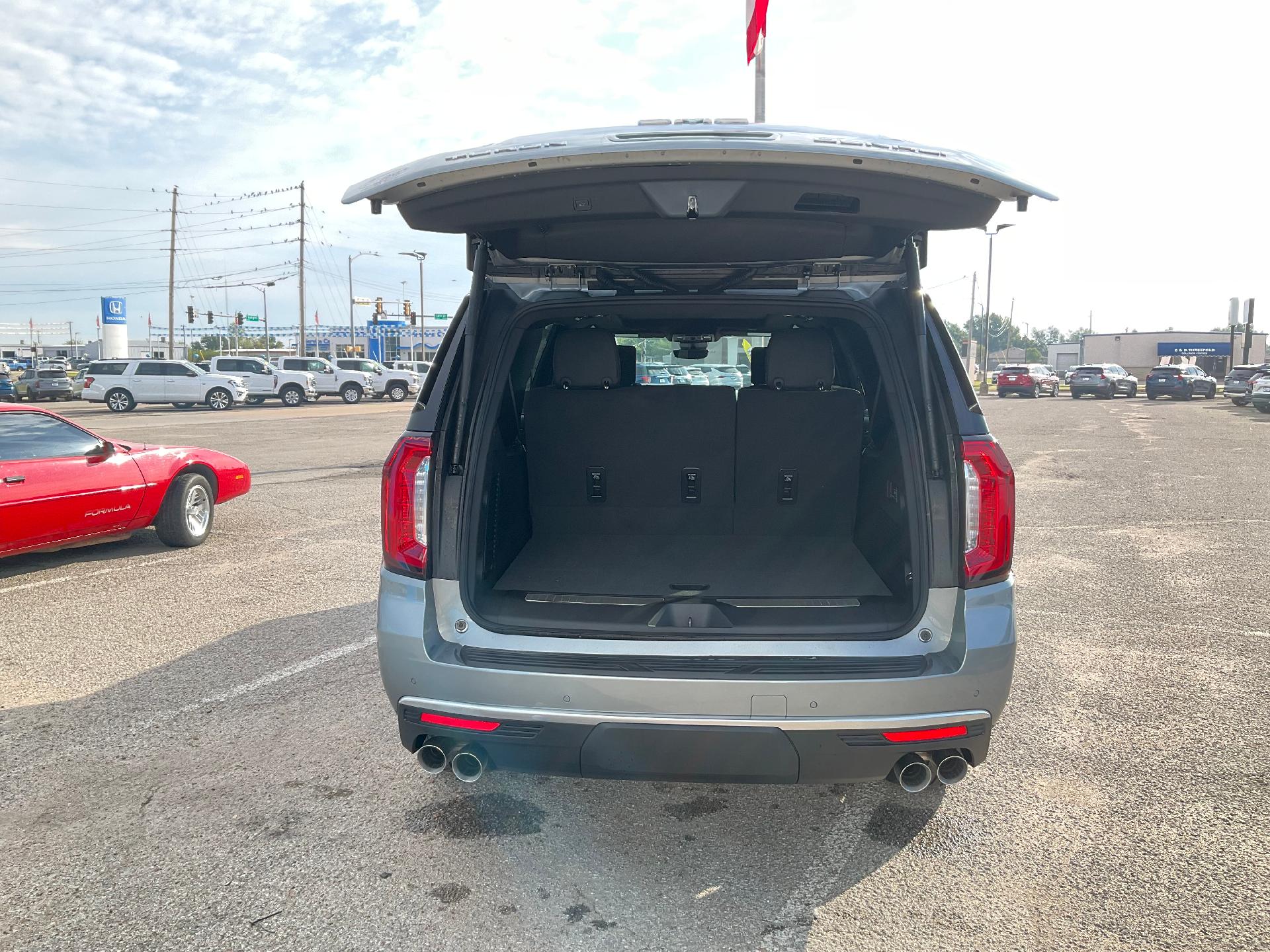 2024 GMC Yukon XL Vehicle Photo in PONCA CITY, OK 74601-1036